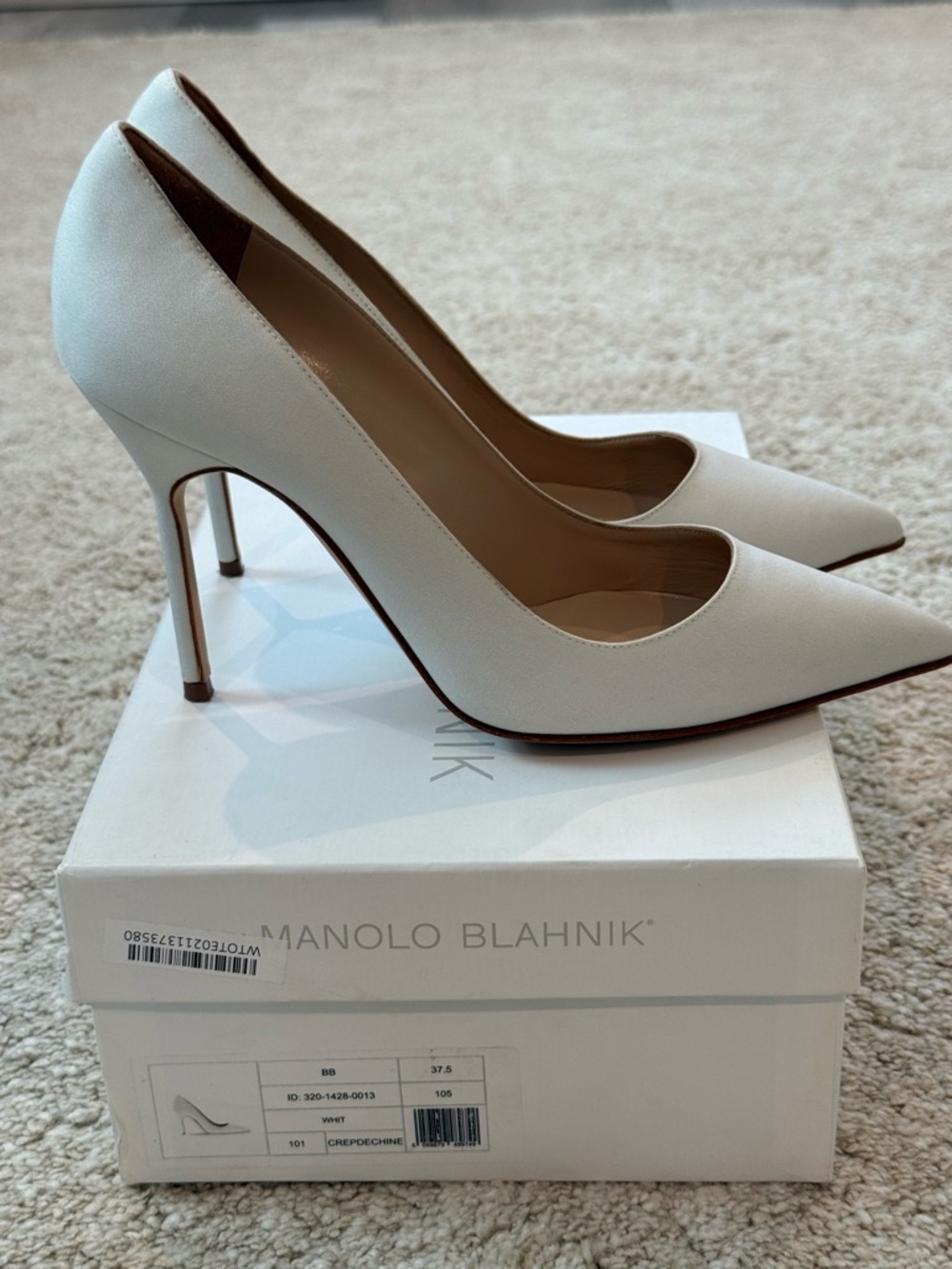 Manolo Blahnik Crepdechine Pumps - Picture 2 of 15